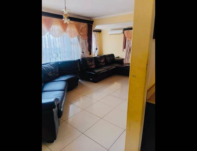 3 BEDROOM HOUSE FOR SALE IN NEWLANDS WEST